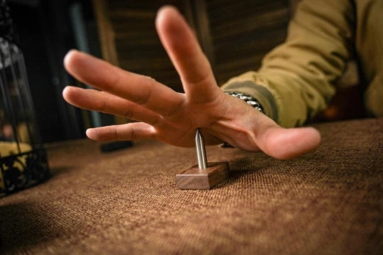 ミニルーレット（鋭利なスパイクを検知）