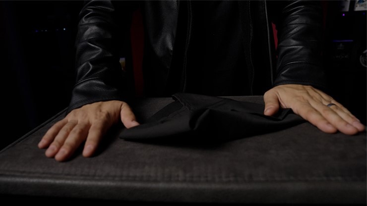 ホーンテッド・ハンカチーフ