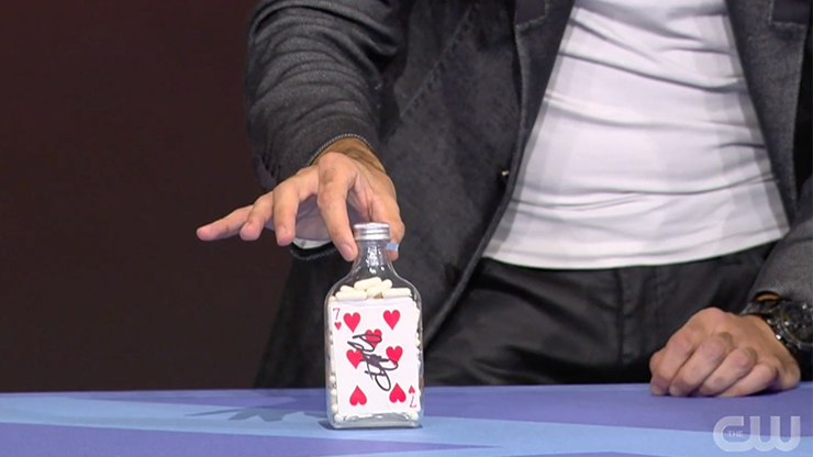 ザ・ボトル（サインカードがボトルに）｜カードマジック,変化・移動や