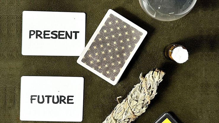 デック・オブ・フォーチュン(過去、現在、未来の占いを予言!)