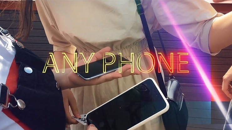 スタッシュ（サインカードがスマホケースから）