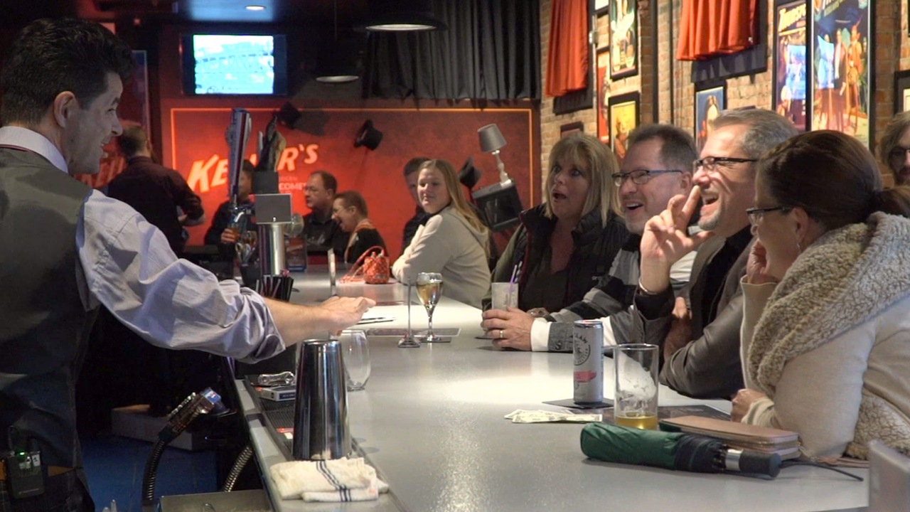 レッドカード（選ばれたカードは唯一の赤いカード）｜カードマジック