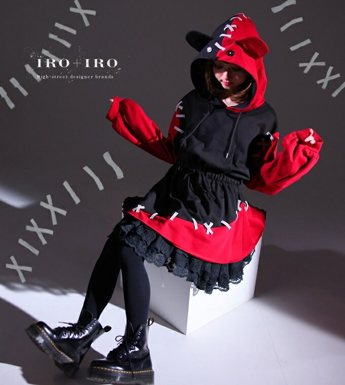 ワンピース パーカー ミディアム丈 つぎはぎ テディベア くま クマ 熊 Favoriteオリジナル＊ツギハギテディベアのツートーンパーカーワンピース レッド 黒×赤【IRO+IRO】【2020年11