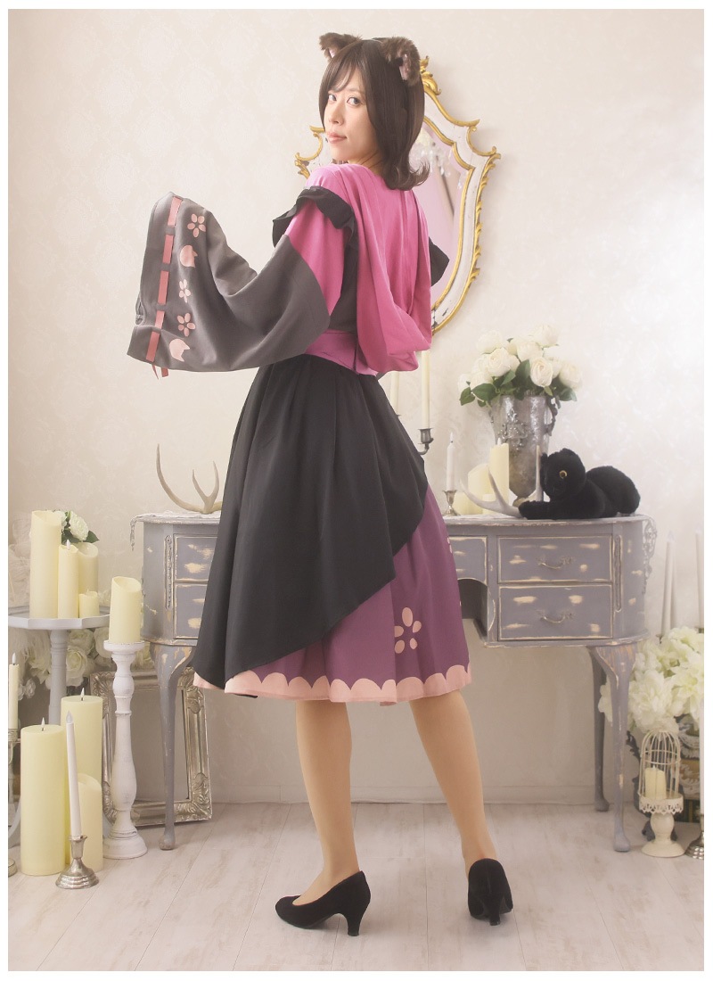 新品未使用　紫 猫の顔 半袖フード付きワンピース 140cm 新品未使用 紫 猫の顔 半袖フード付きワンピース 140cm