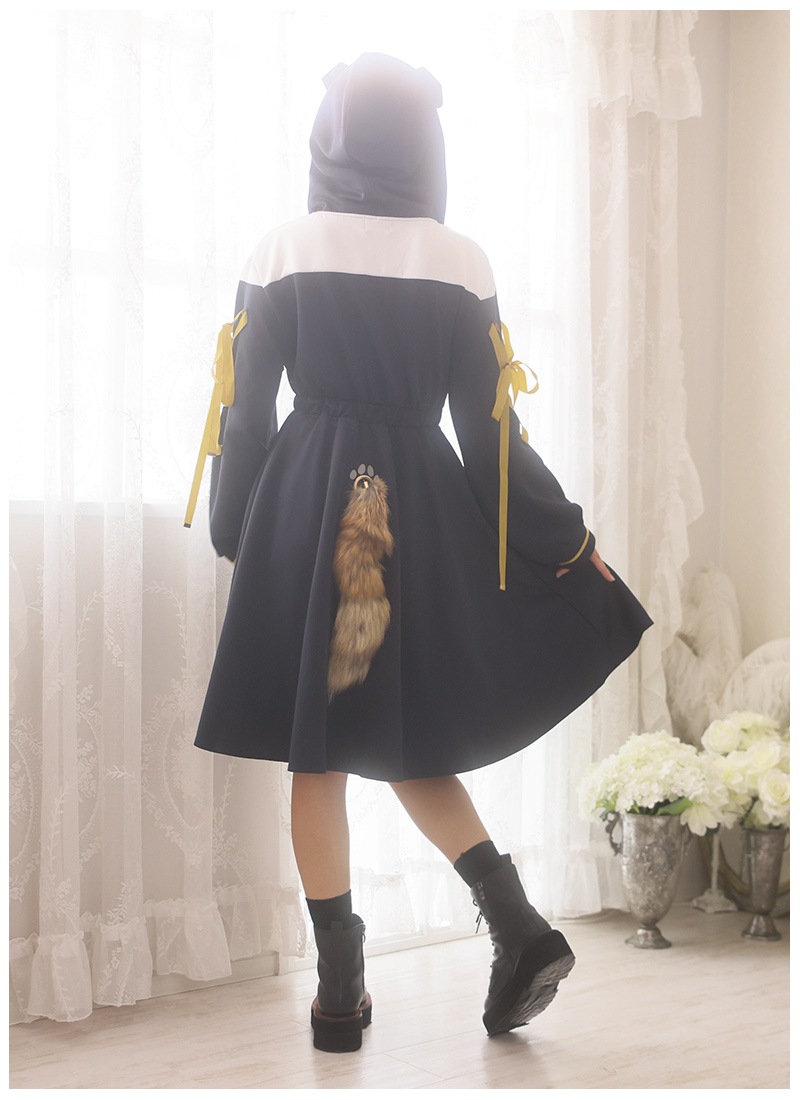 犬のおまわりさんと迷子の子ねこちゃんの尻尾付きフーディーワンピース