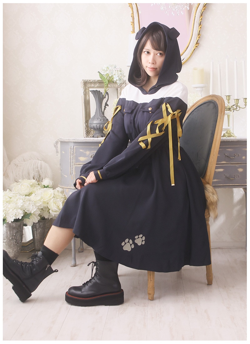 犬のおまわりさんと迷子の子ねこちゃんの尻尾付きフーディーワンピース