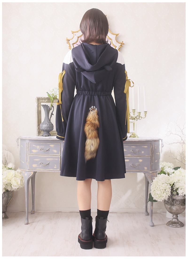 犬のおまわりさんと迷子の子ねこちゃんの尻尾付きフーディーワンピース