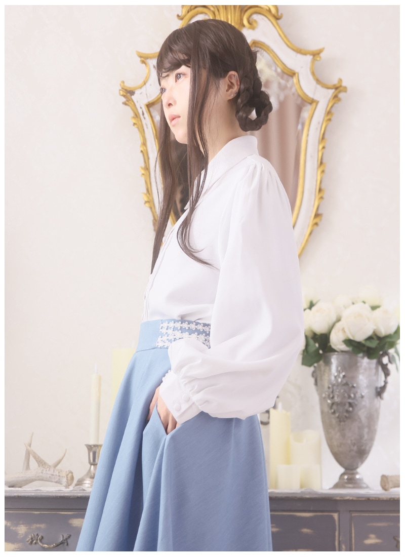 風に揺れるデニムのネモフィラフレアスカート ｜ Favoriteオリジナル