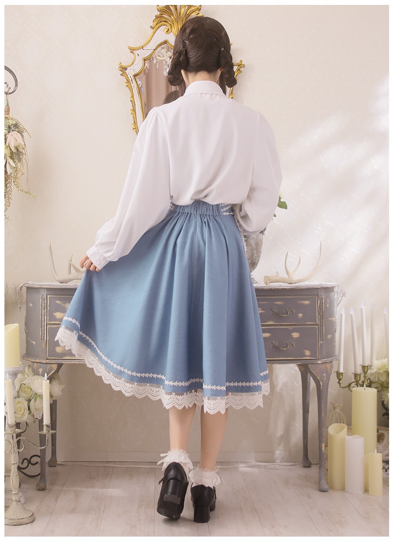 風に揺れるデニムのネモフィラフレアスカート ｜ Favoriteオリジナル