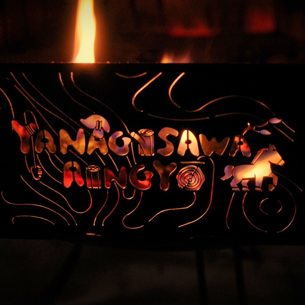 焚き火の「木漏れ日」に癒される。<br>焚火台ライフハック「KOMOREび」