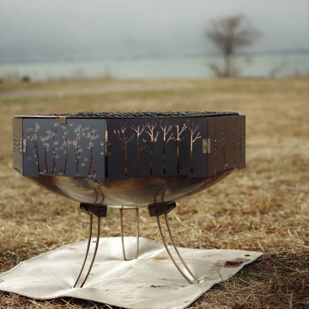 焚き火の「木漏れ日」に癒される。<br>焚火台ライフハック「KOMOREび」