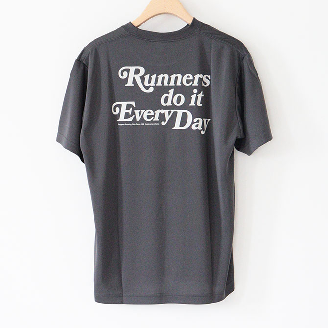 50 OFF SALE ネコポス発送 PROGRESS RUNNING CLUB プログレスランニングクラブ Runners do it Everyday Quick dry Silky touch S SLV Tee ユニセックス PRC-25AW TC2 返品・交換不可 UNISEX