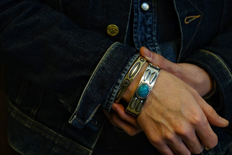 市場 ポイント5倍 レディース ブレスレット 羽根 アメリカ製 Navajo シルバー ナバホ インディアンジュエリー フェザー バングル