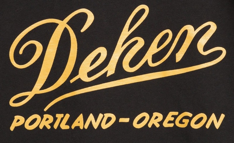 Dehen 1920(ǡإ) ꥫ ơ ٥ T ֥å  Vintage Label Tee Black
