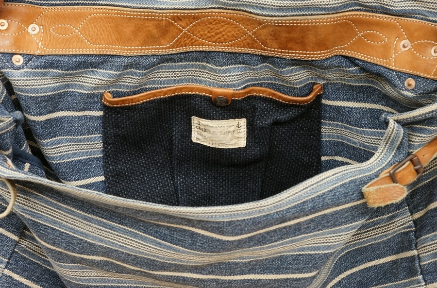 (���֥륢���륨��) RRL ���ȥ饤�� �� �����Х� ��å��󥸥㡼 �Хå� Striped Canvas Messenger Bag