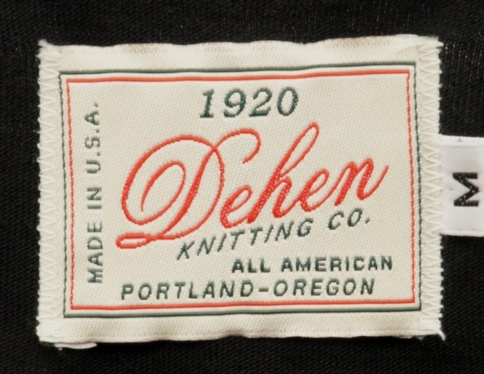 Dehen 1920(�ǡ��إ�) �϶�100��ǯ ���� �����꡼��ץ��� �ݥ��å� T����� �֥�å� ����ꥫ�� 100 Year Anniversary Single Pocket Tee Black
