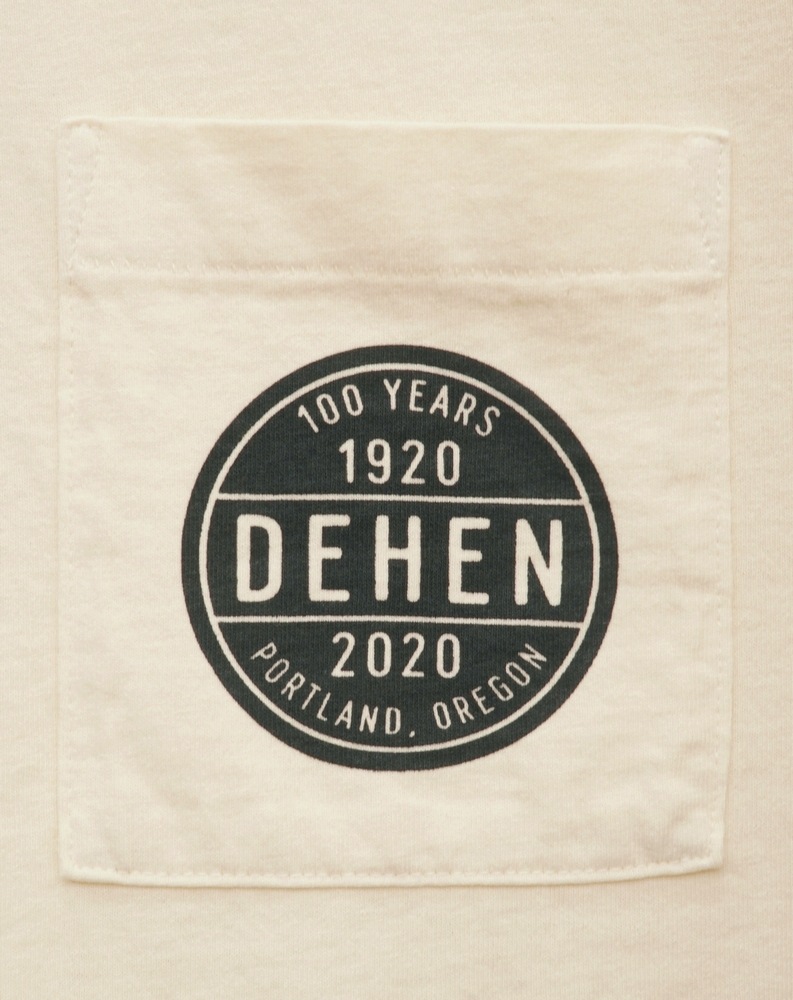 Dehen 1920(�ǡ��إ�) �϶�100��ǯ ���� �����꡼��ץ��� �ݥ��å� T����� ���꡼�� ����ꥫ�� 100 Year Anniversary Single Pocket Tee Cream