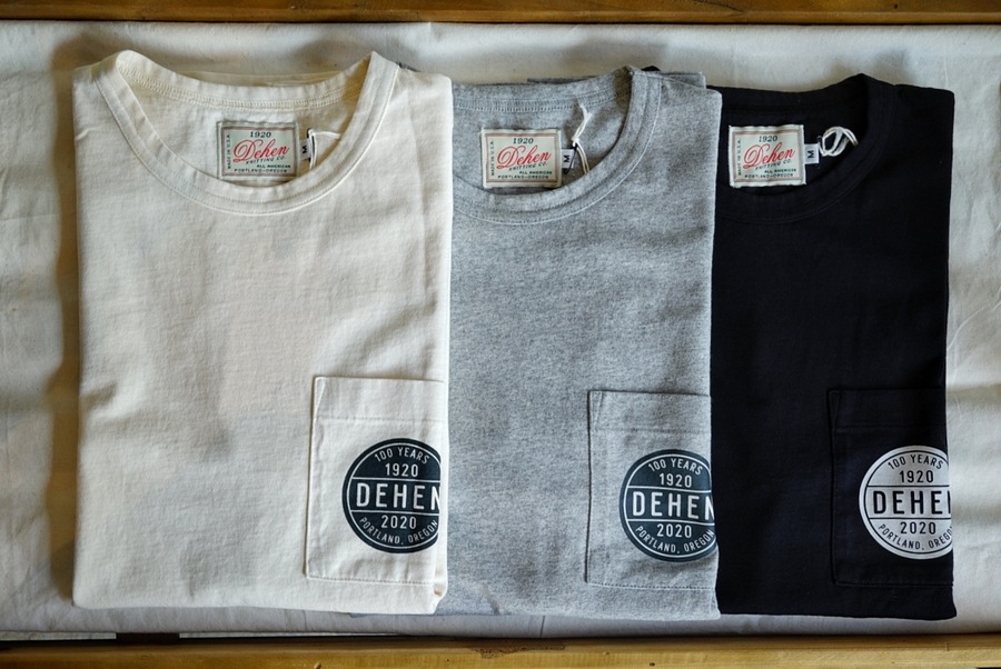 Dehen 1920(�ǡ��إ�) �϶�100��ǯ ���� �����꡼��ץ��� �ݥ��å� T����� ���꡼�� ����ꥫ�� 100 Year Anniversary Single Pocket Tee Cream