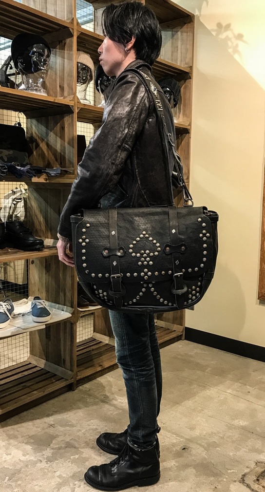 (���֥륢���륨��) RRL �����ꥢ��쥶�� ���ɥ�Хå� �����å� ��� �֥�å� Embossed Leather Saddle Bag