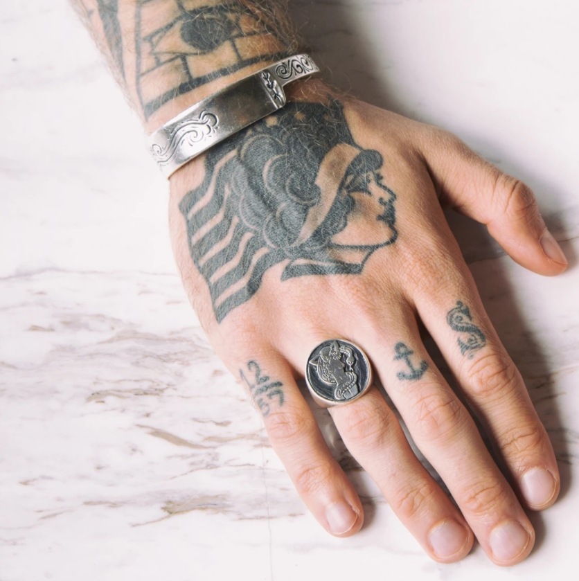 LHN Jewelry(���륨�������� ���奨�꡼) �ƹ��� �ϥ�ɥᥤ�� ����С� ���ߥ��� ���� �Х󥰥� �֥쥹��å� Straight Razor Cuff Silver