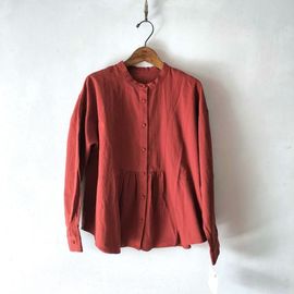 胸切替ギャザー くるみ釦 シャツ（コットンピケ）