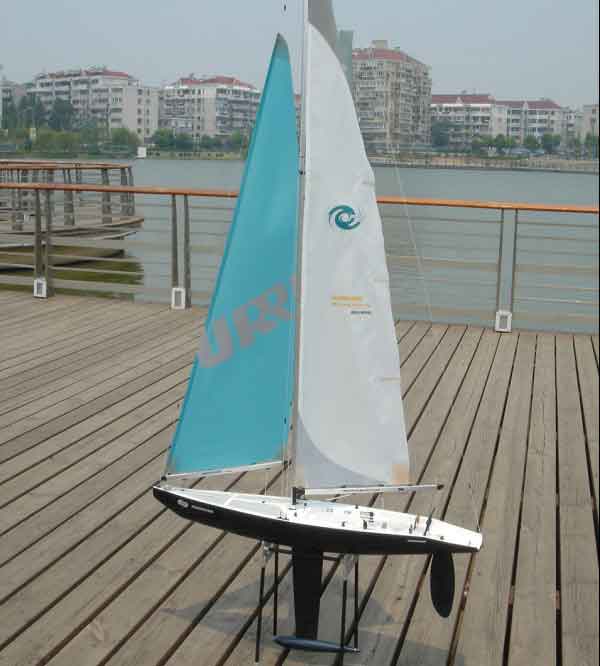 AMAX Hurricane（ハリケーン） 1000 RCヨットRTR（全長1000mm)