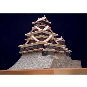 木製建築模型【1/150スケール熊本城　天守閣】（組み立て済み） 1/150 木製模型 熊本城天守閣 | ウッディジョー | UD 1/150