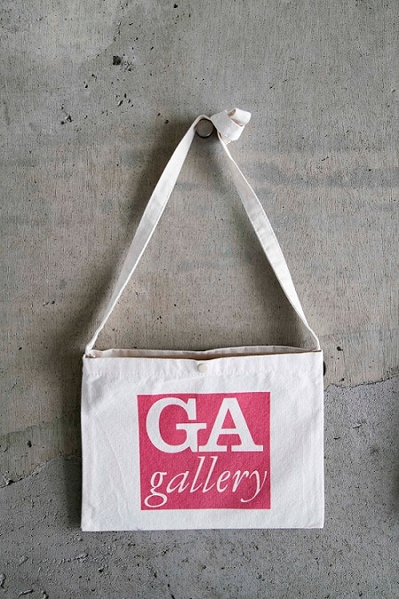 GAオリジナルサコッシュ　【GA Gallery レッド】