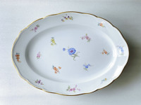 Meissen Scattered Flower    Oval Platter A