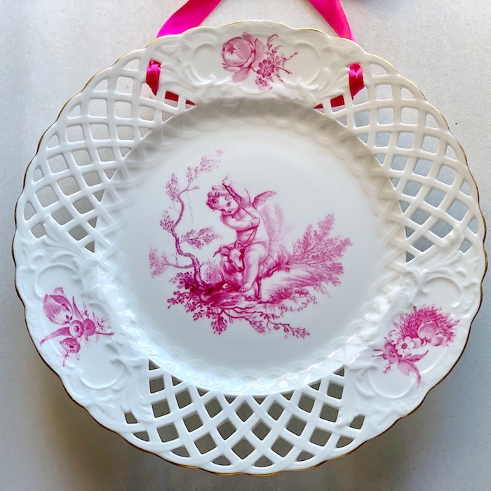 ŷ�Ȥ������줿ƩĦ�ץ졼��