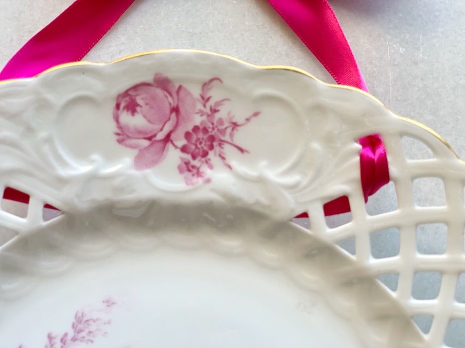 ŷ�Ȥ������줿ƩĦ�ץ졼��