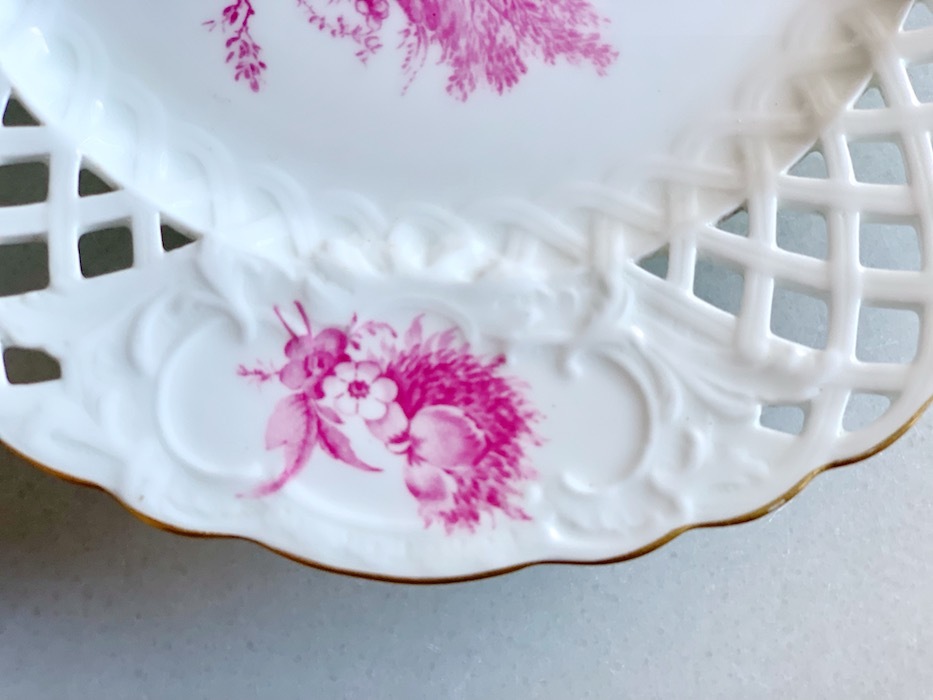 ŷ�Ȥ������줿ƩĦ�ץ졼��