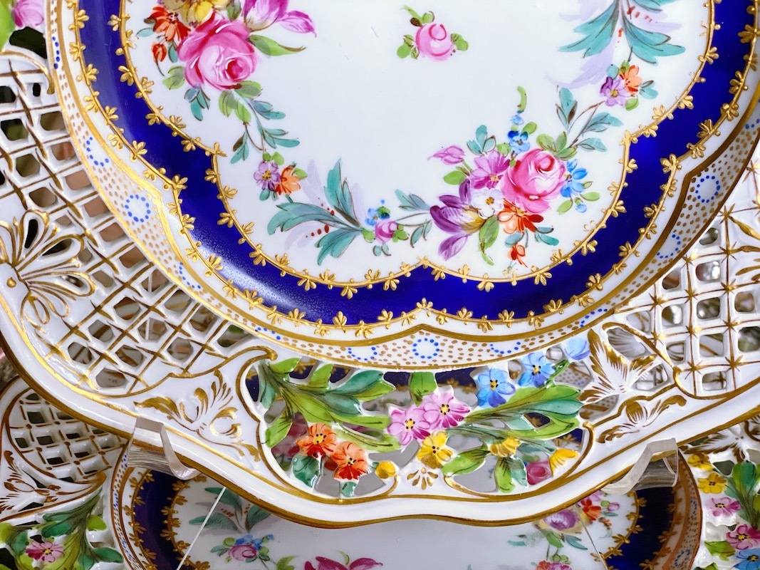 ɥ쥹ǥ󡡥ɥĤ鯤ȥ֡ƩĦץ졼    Dresden Rose Bouquet Reticulated Plate