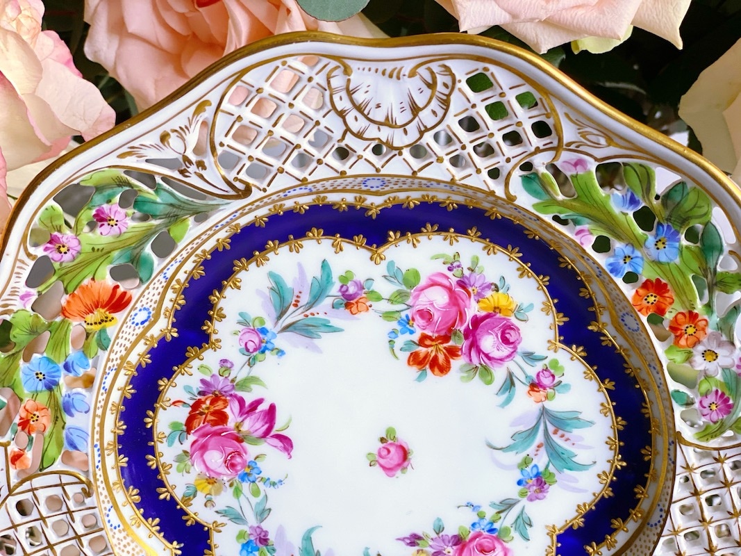 ɥ쥹ǥ󡡥ɥĤ鯤ȥ֡ƩĦץ졼    Dresden Rose Bouquet Reticulated Plate