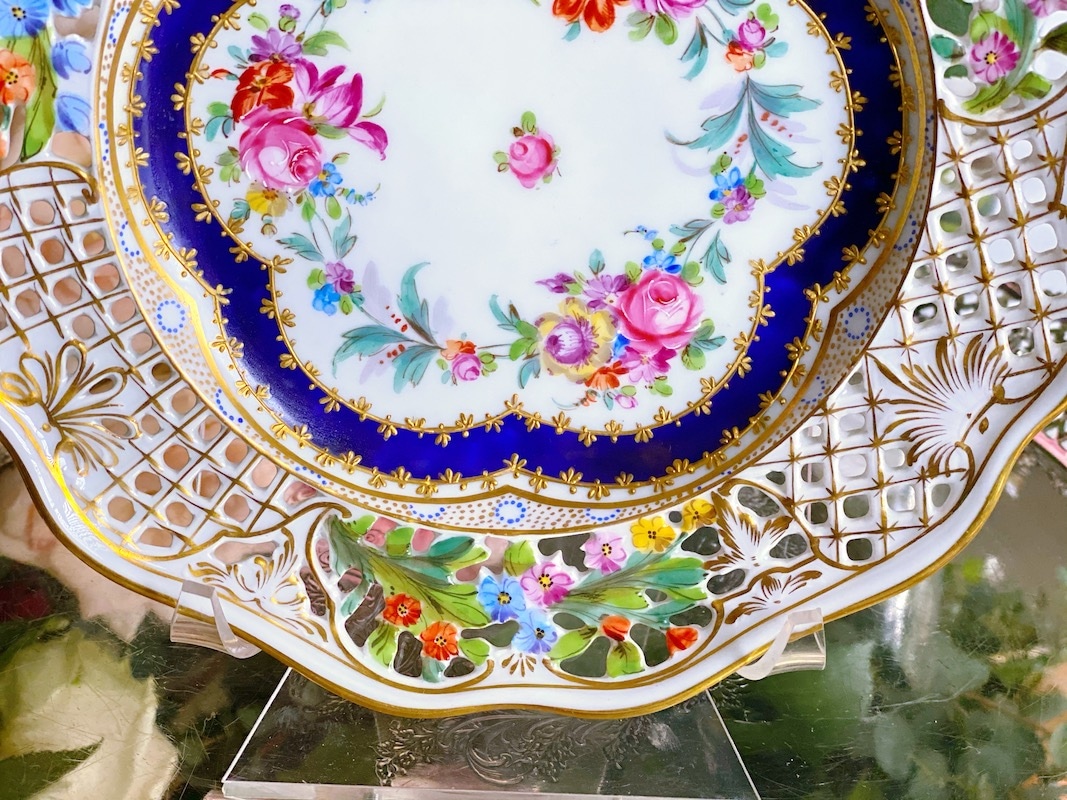 ɥ쥹ǥ󡡥ɥĤ鯤ȥ֡ƩĦץ졼    Dresden Rose Bouquet Reticulated Plate