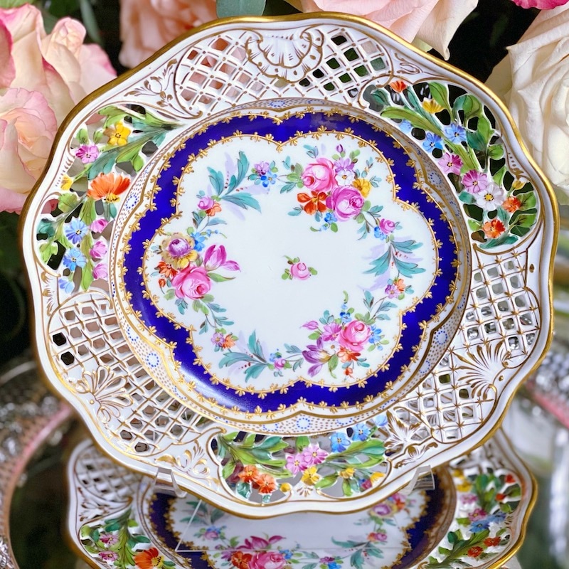 ɥ쥹ǥ󡡥ɥĤ鯤ȥ֡ƩĦץ졼    Dresden Rose Bouquet Reticulated Plate