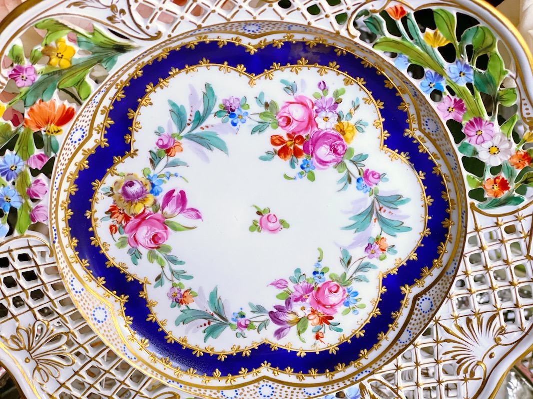 ɥ쥹ǥ󡡥ɥĤ鯤ȥ֡ƩĦץ졼    Dresden Rose Bouquet Reticulated Plate