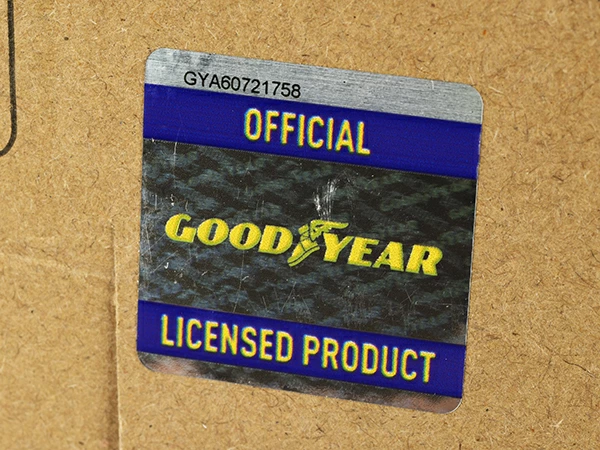 GOODYEARロゴ入 メタル ヒッチカバー