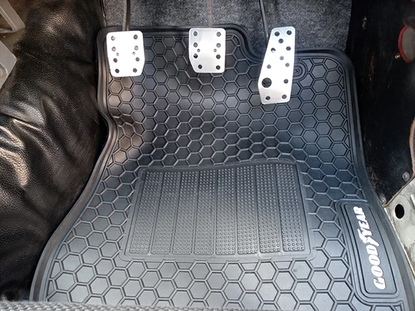 GOODYEARロゴ入 サニートラック フロアマット