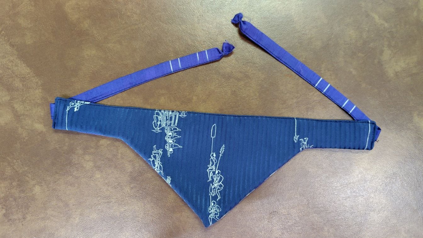 小型犬　犬服　バンダナ　スカーフ　着物リメイク　和モダン　一点物　おしゃれ　日本製　ドッグウェア　ペット用　和柄　ハンドメイド　高級感　プレゼント　記念日　誕生日　唯一無二