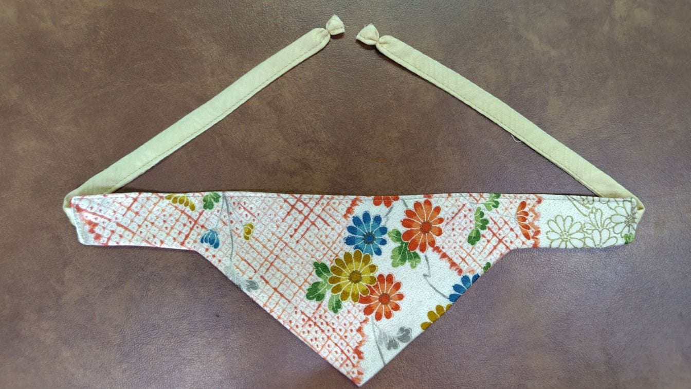 小型犬　犬服　バンダナ　スカーフ　着物リメイク　和モダン　一点物　おしゃれ　日本製　ドッグウェア　ペット用　和柄　ハンドメイド　高級感　プレゼント　記念日　誕生日　唯一無二