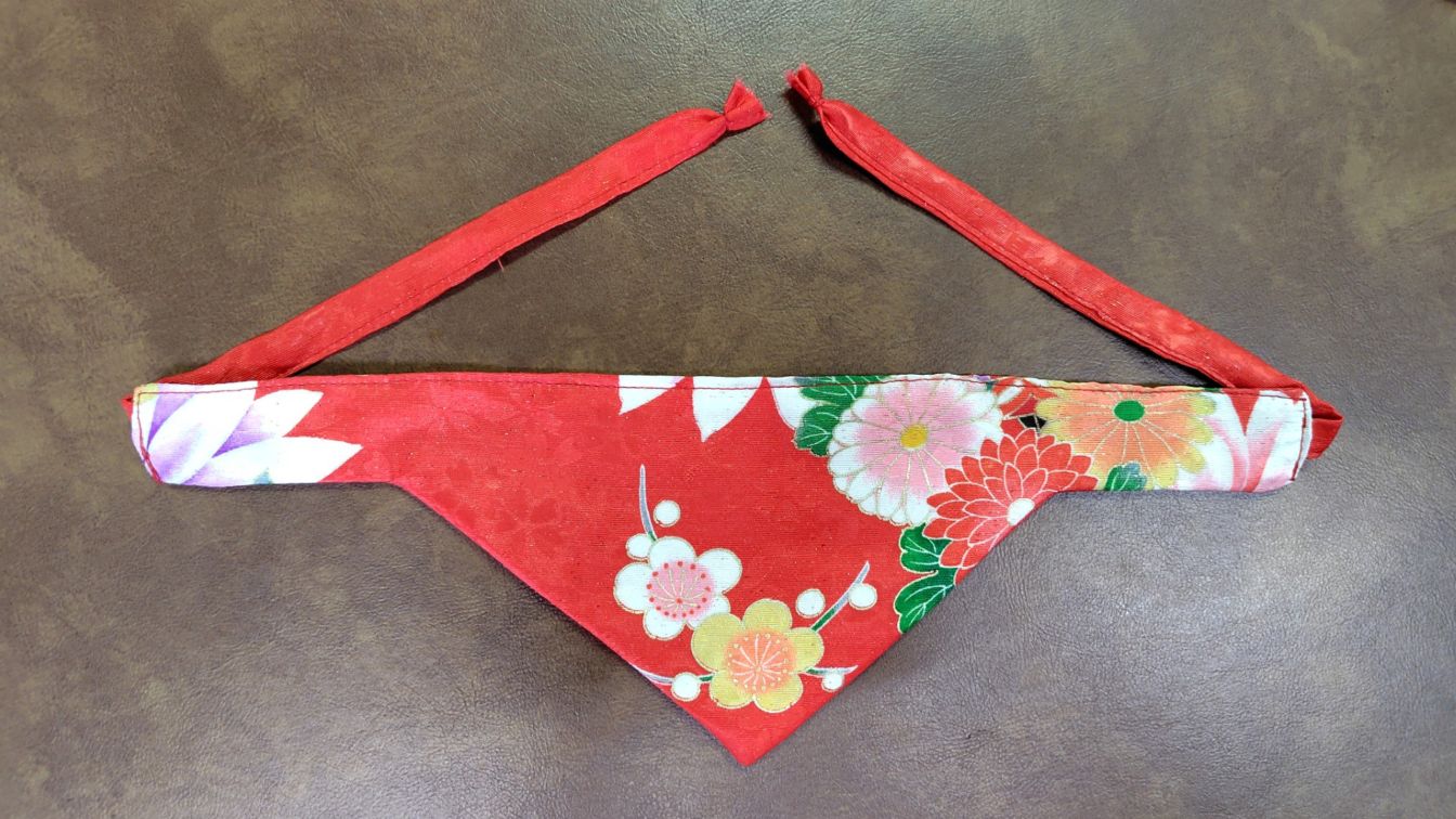 小型犬　犬服　バンダナ　スカーフ　着物リメイク　和モダン　一点物　おしゃれ　日本製　ドッグウェア　ペット用　和柄　ハンドメイド　高級感　プレゼント　記念日　誕生日　唯一無二