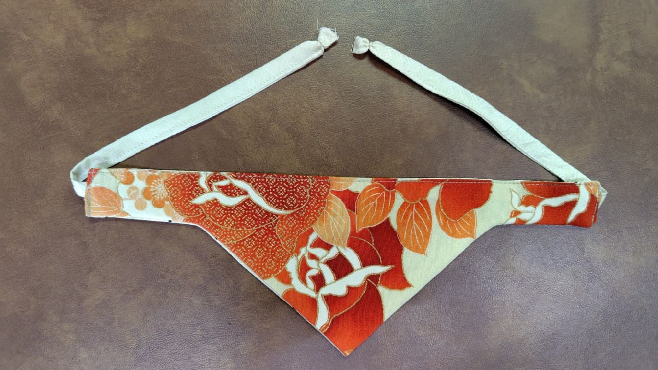 小型犬　犬服　バンダナ　スカーフ　着物リメイク　和モダン　一点物　おしゃれ　日本製　ドッグウェア　ペット用　和柄　ハンドメイド　高級感　プレゼント　記念日　誕生日　唯一無二