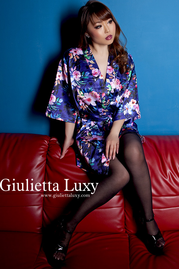 フラワー光沢ローブ・ブルー