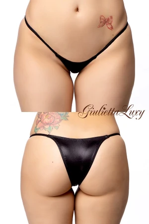 Wet素材ローライズハーフバックショーツ・ブラック