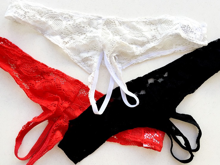 股開きクロッチオープンレースショーツ・レッド