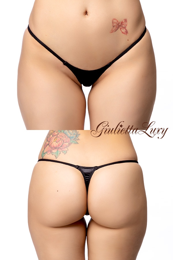 Wet素材ローライズTバックショーツ・ブラック