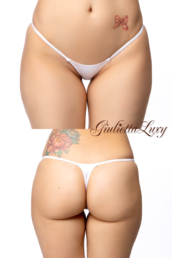 Wet素材ローライズTバックショーツ・ホワイト