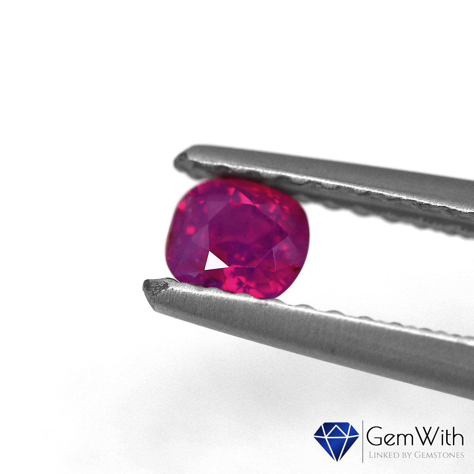 シルキーピンクサファイア0.29CT | サファイア | GemWith 宝石・ルース