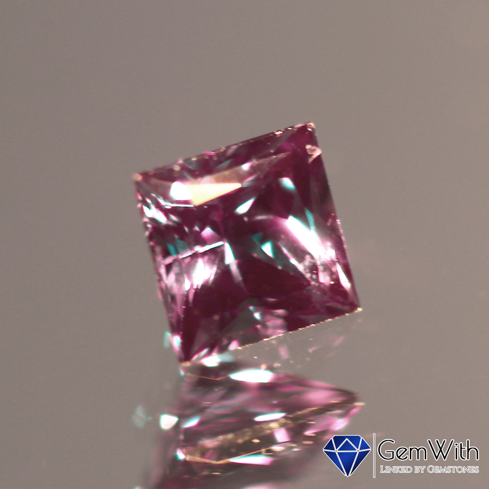 ブラジル産アレキサンドライト0.19CT | アレキサンドライト | GemWith